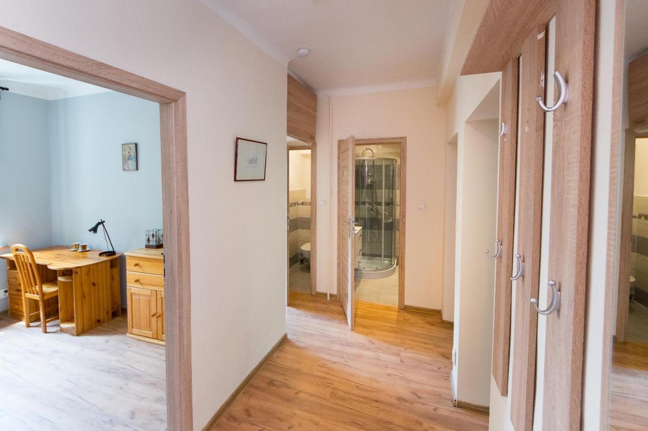 3-Bedroom Flat In City Center P4You Pl Krakow Luaran gambar